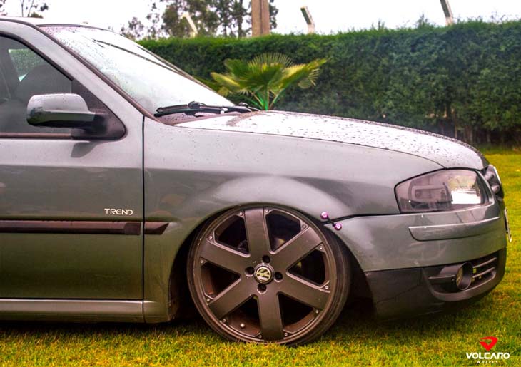 Gol G4 rebaixado com rodas aro 18, Gol G4 rebaixado na fixa…