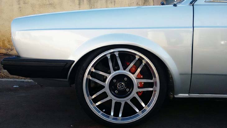 Gol rebaixado com rodas Volcano SnowFlakes GT aro 17