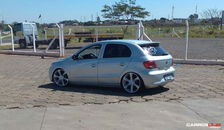 Carros DUB - Gol G5 rebaixado com @volcanowheels Space aro 18